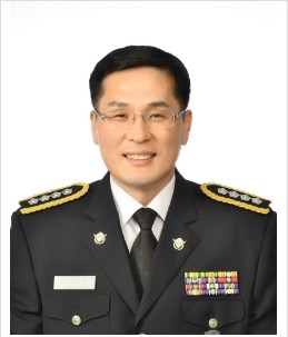 김정수 학생과장사진